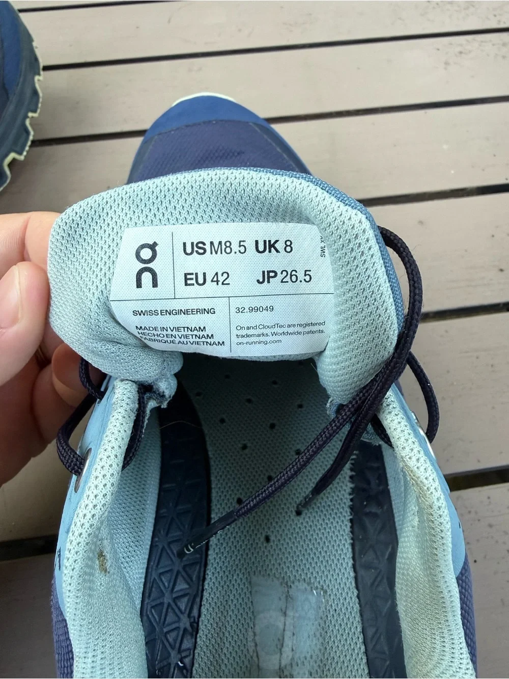 On cloudventure waterproof Men's Trail Shoes - Navy & Light Blue